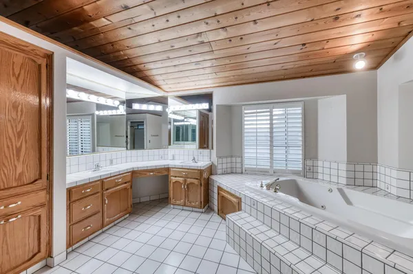 $725,000 | 10684 Mountain View Drive, Madera, CA 93636