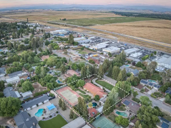 $725,000 | 10684 Mountain View Drive, Madera, CA 93636