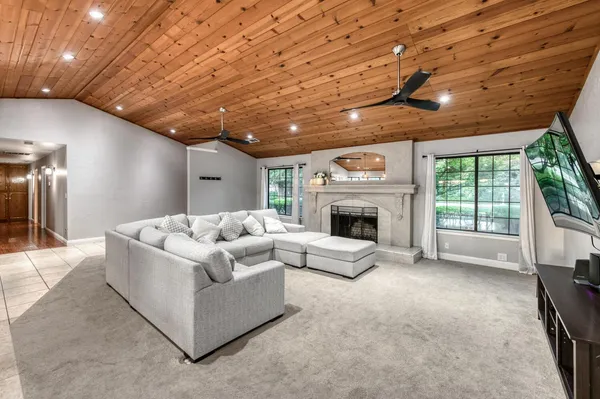 $725,000 | 10684 Mountain View Drive, Madera, CA 93636