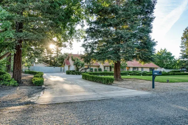 $725,000 | 10684 Mountain View Drive, Madera, CA 93636