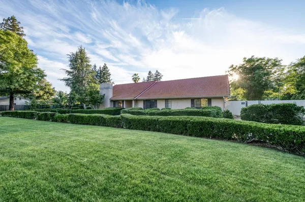 $725,000 | 10684 Mountain View Drive, Madera, CA 93636