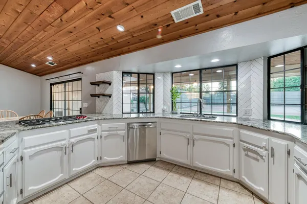 $725,000 | 10684 Mountain View Drive, Madera, CA 93636