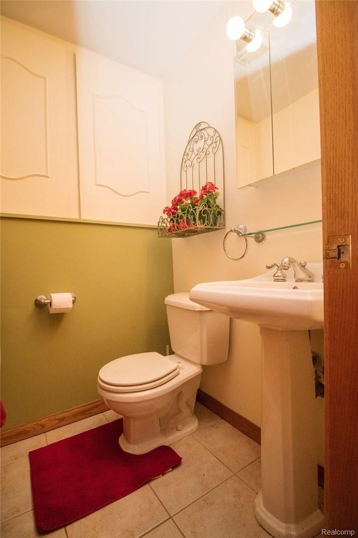 26 South Hughes Road Howell, MI 48843 - Photo 16 of 44 IMG_2011 - Copy.jpg