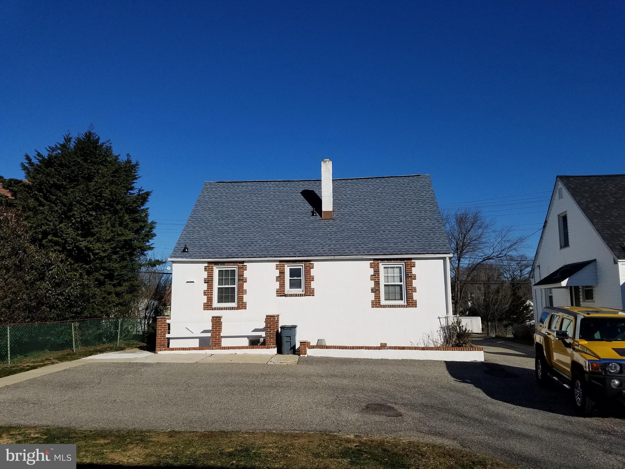 2803 East Joppa Road Baltimore, MD 21234 - Photo 12 of 22 PLENTY TURN AROUND PARKING, FRESHLY PAINTED HOME!
