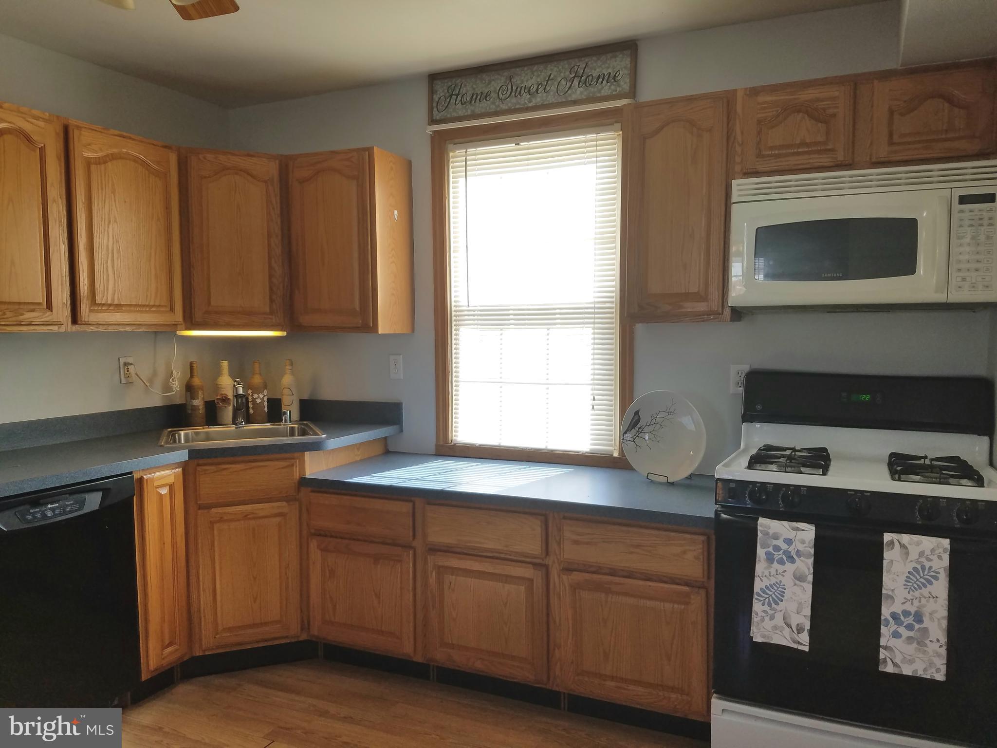 2803 East Joppa Road Baltimore, MD 21234 - Photo 6 of 22 LARGE KITCHEN