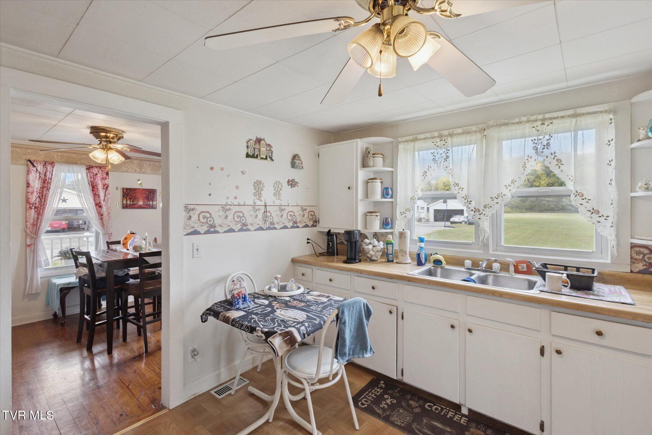 128 Rufus Taylor Road Elizabethton, TN 37643 - Photo 16 of 32 16-128-Rufus-Taylor-Rd-Elizabethton-TN-3