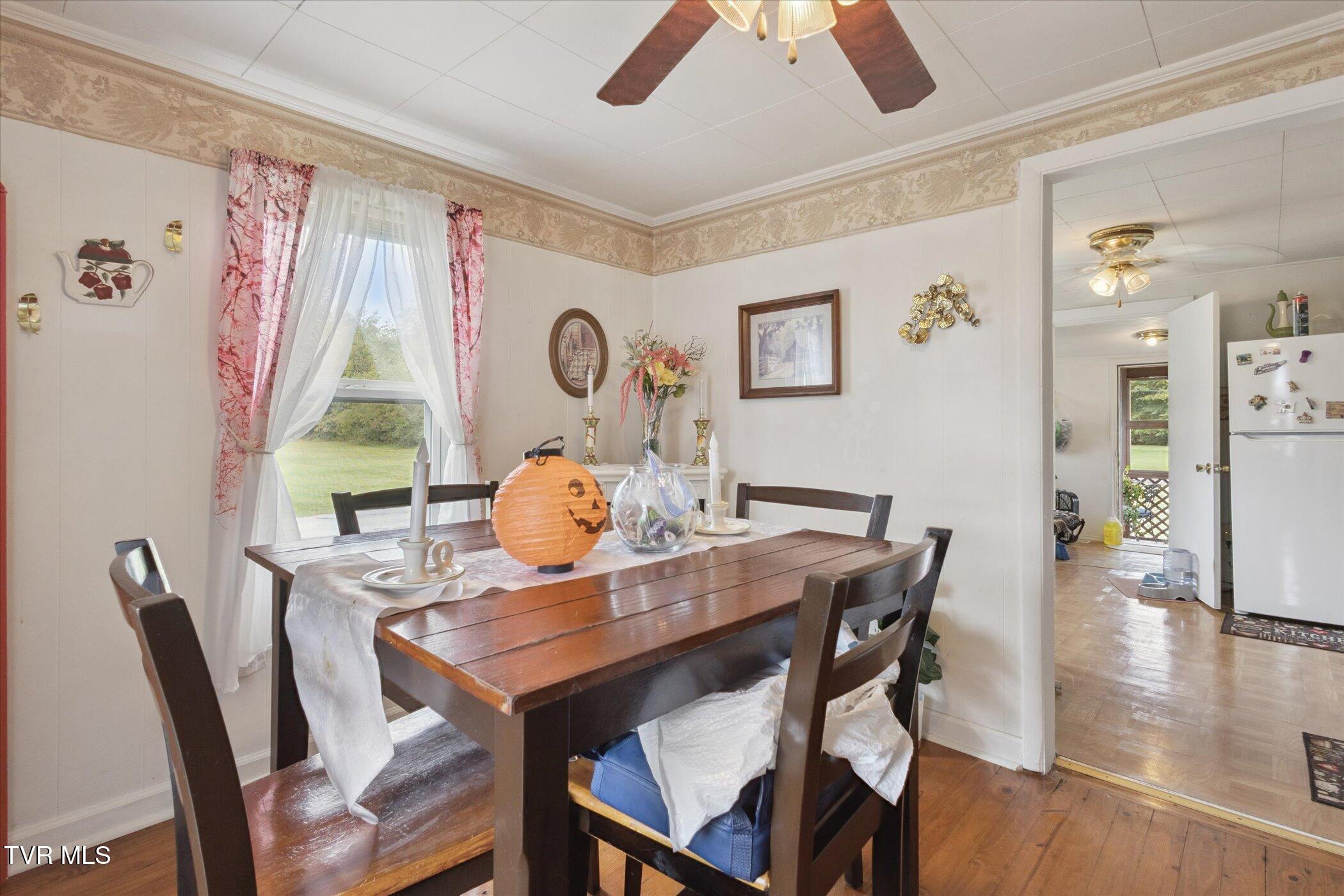 128 Rufus Taylor Road Elizabethton, TN 37643 - Photo 21 of 32 21-128-Rufus-Taylor-Rd-Elizabethton-TN-3