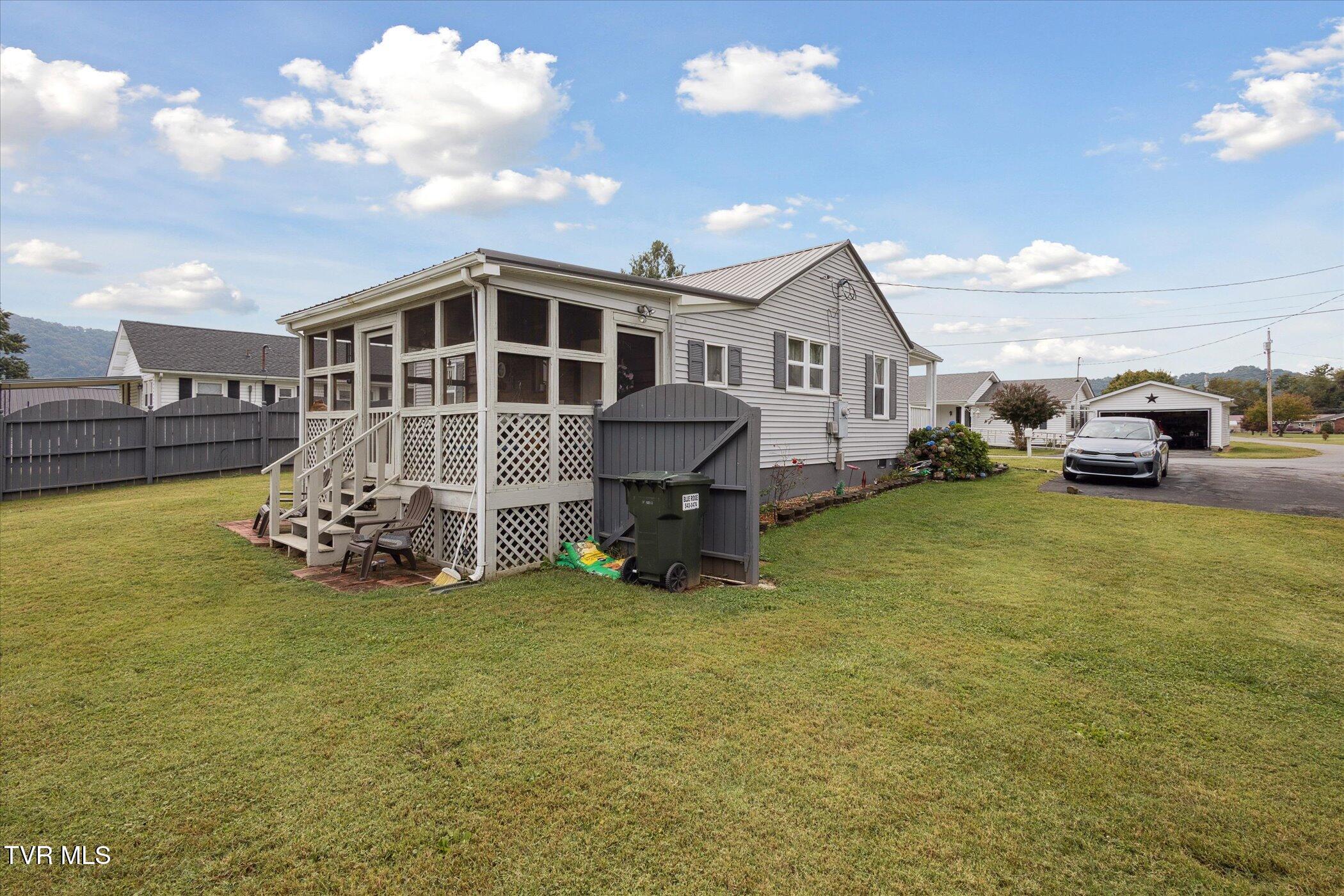 128 Rufus Taylor Road Elizabethton, TN 37643 - Photo 27 of 32 27-128-Rufus-Taylor-Rd-Elizabethton-TN-3