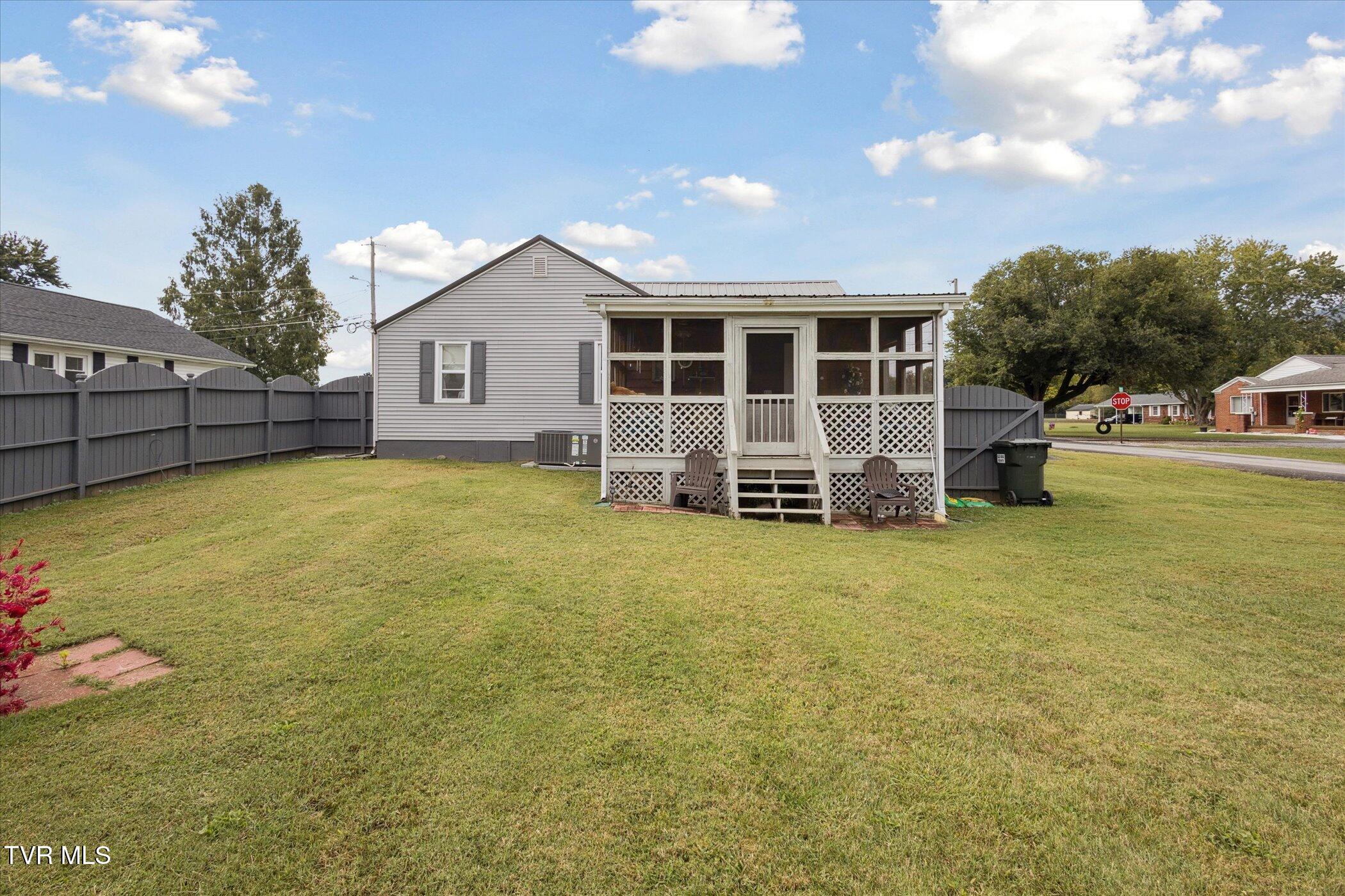 128 Rufus Taylor Road Elizabethton, TN 37643 - Photo 28 of 32 28-128-Rufus-Taylor-Rd-Elizabethton-TN-3