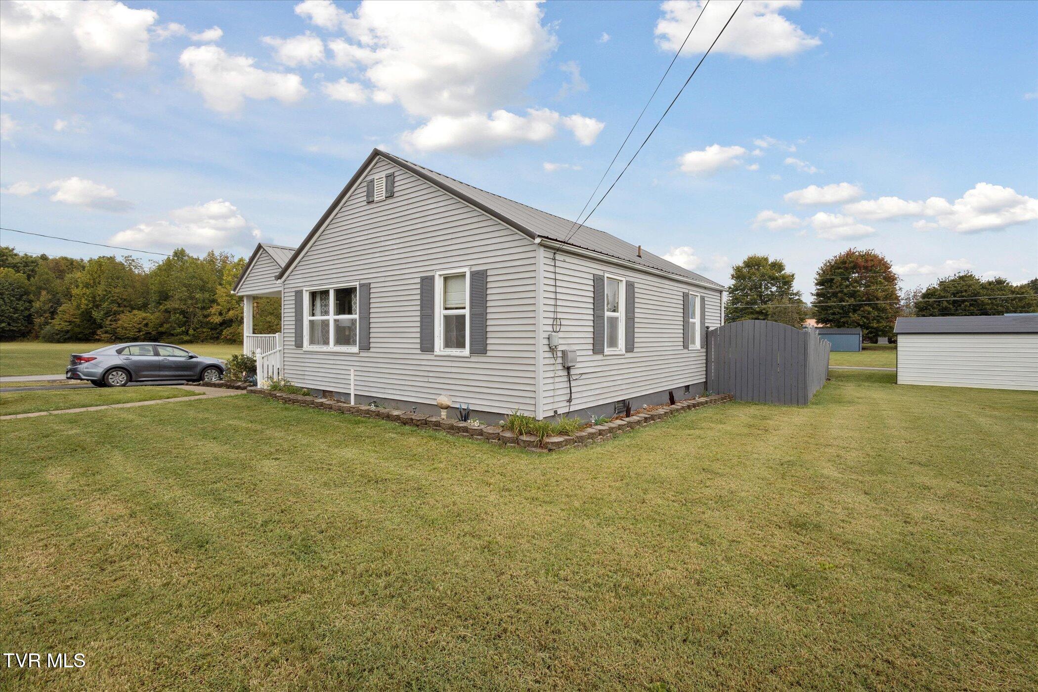 128 Rufus Taylor Road Elizabethton, TN 37643 - Photo 3 of 32 03-128-Rufus-Taylor-Rd-Elizabethton-TN-3