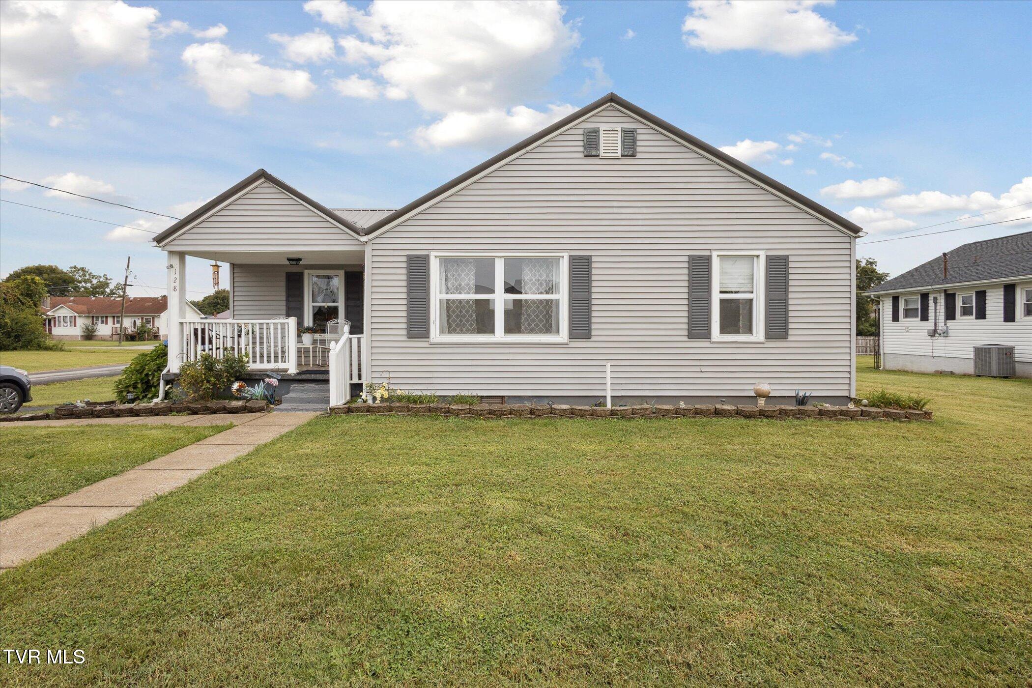 128 Rufus Taylor Road Elizabethton, TN 37643 - Photo 5 of 32 05-128-Rufus-Taylor-Rd-Elizabethton-TN-3