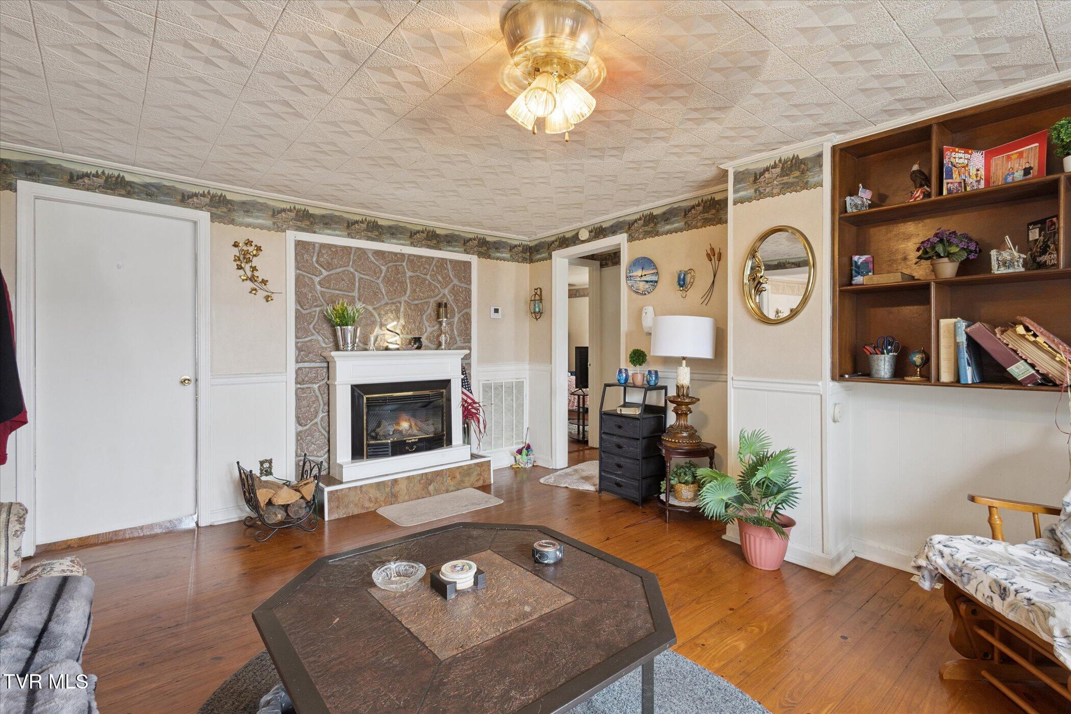 128 Rufus Taylor Road Elizabethton, TN 37643 - Photo 6 of 32 06-128-Rufus-Taylor-Rd-Elizabethton-TN-3