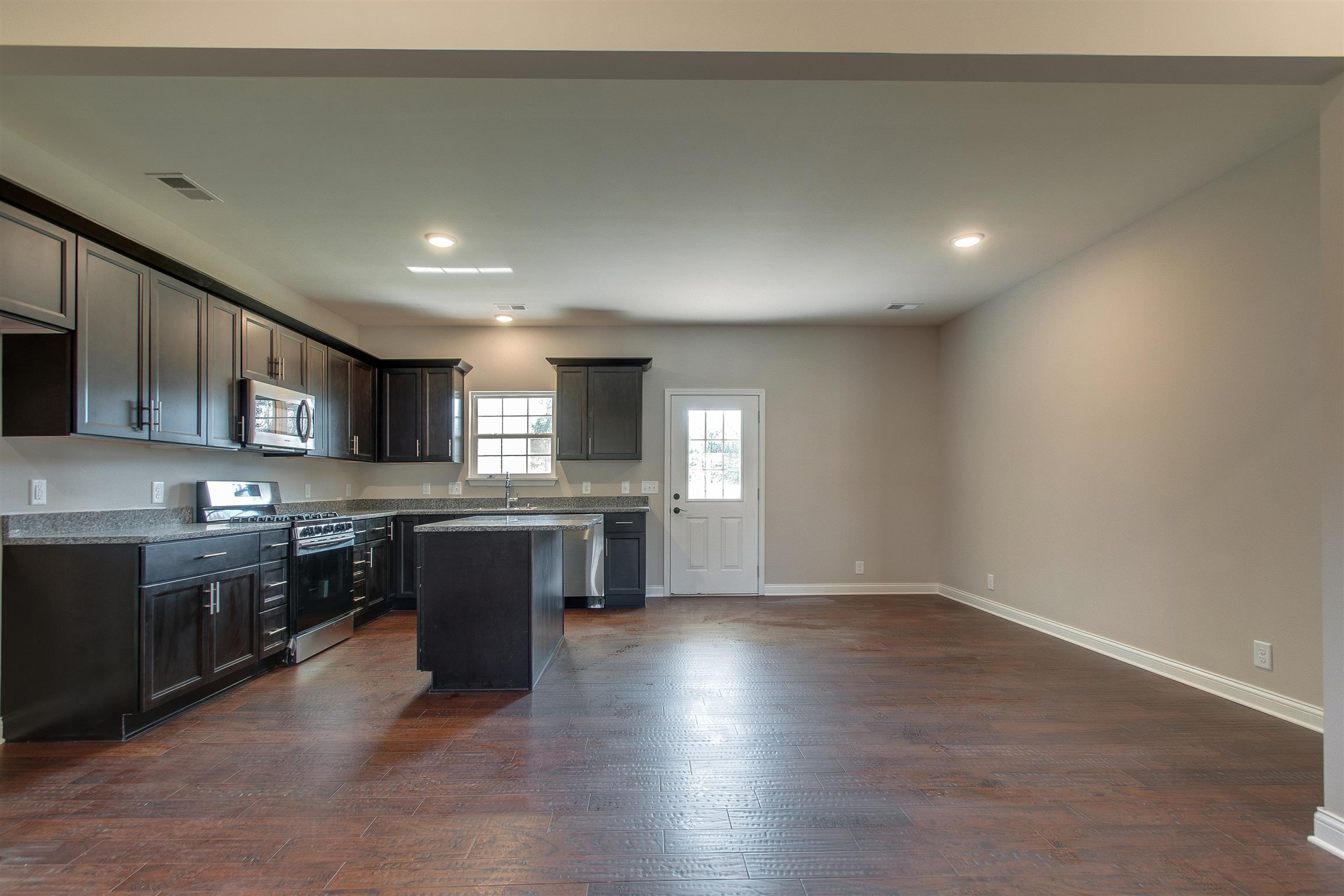 204 Gill Road White Bluff, TN 37187 - Photo 4 of 18 Gallery Image 4