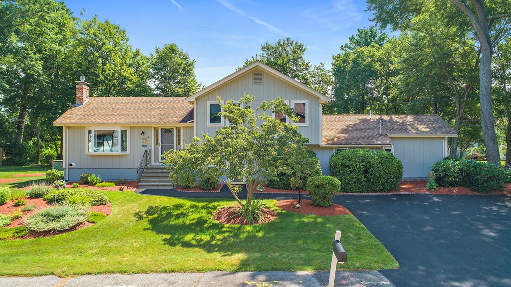 41 Stevens Terrace Randolph, MA 02368 - Photo 1 of 38
