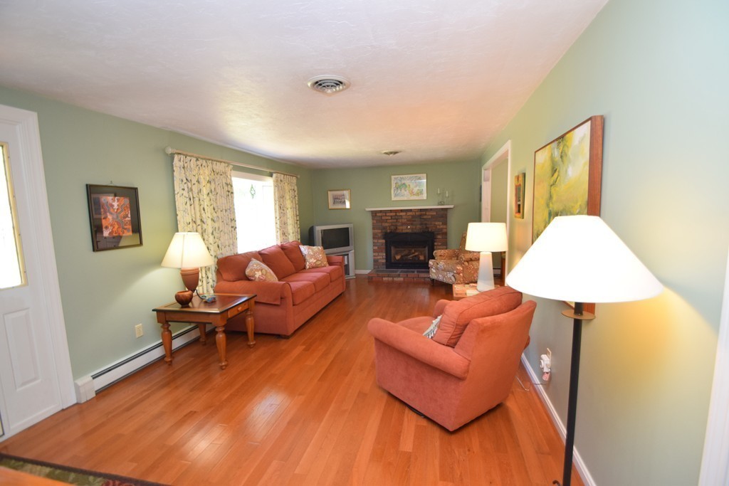 41 Stevens Terrace Randolph, MA 02368 - Photo 19 of 38