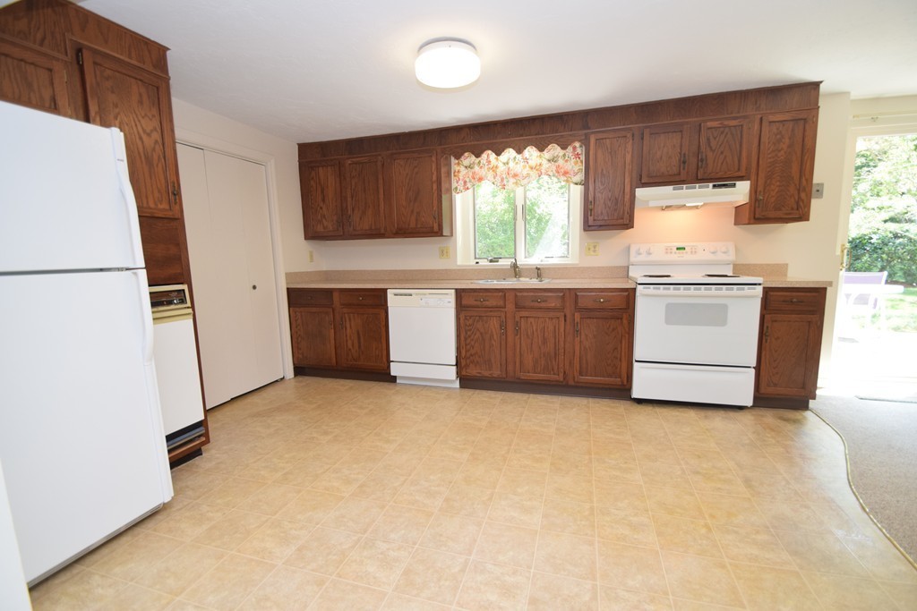 41 Stevens Terrace Randolph, MA 02368 - Photo 28 of 38