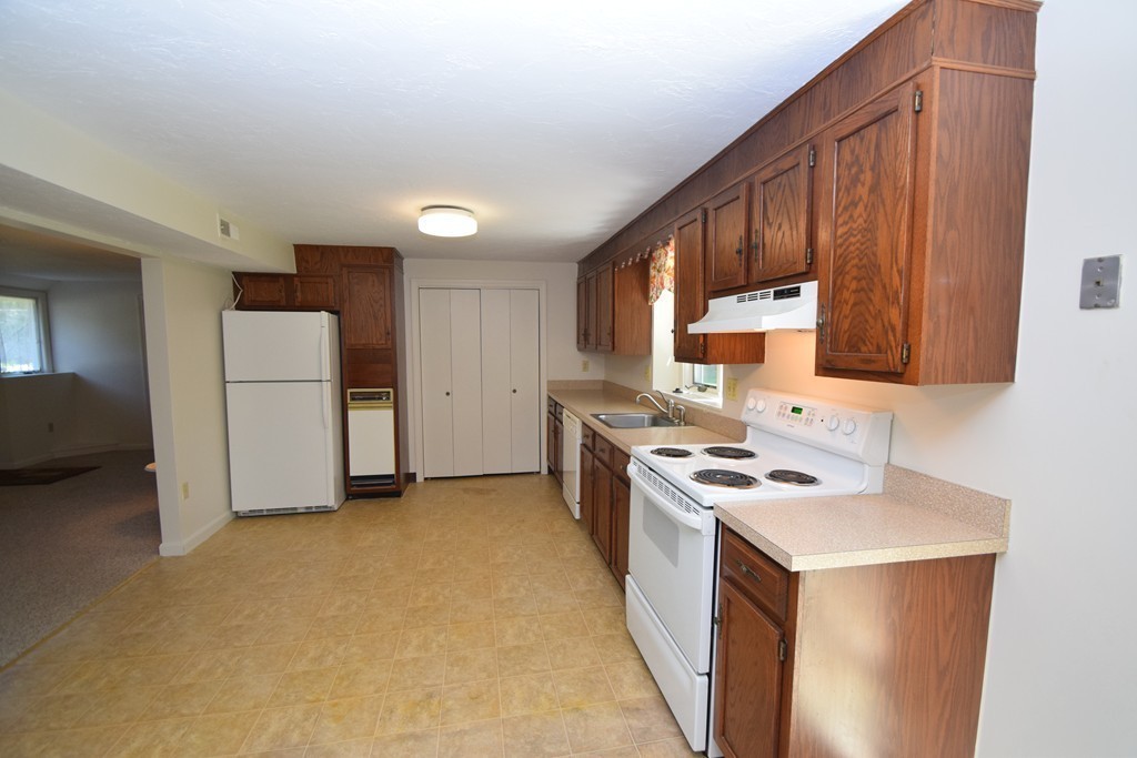 41 Stevens Terrace Randolph, MA 02368 - Photo 29 of 38