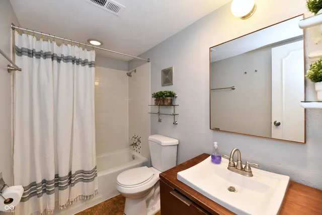 $164,900 | 1113 Canterbury Square South, Indianapolis, IN 46260