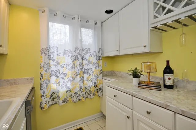 $164,900 | 1113 Canterbury Square South, Indianapolis, IN 46260