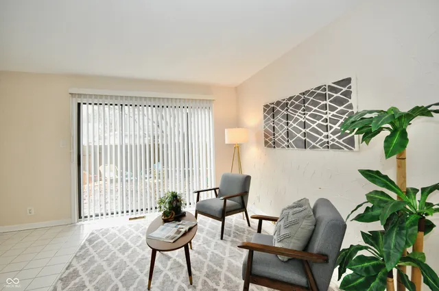 $164,900 | 1113 Canterbury Square South, Indianapolis, IN 46260