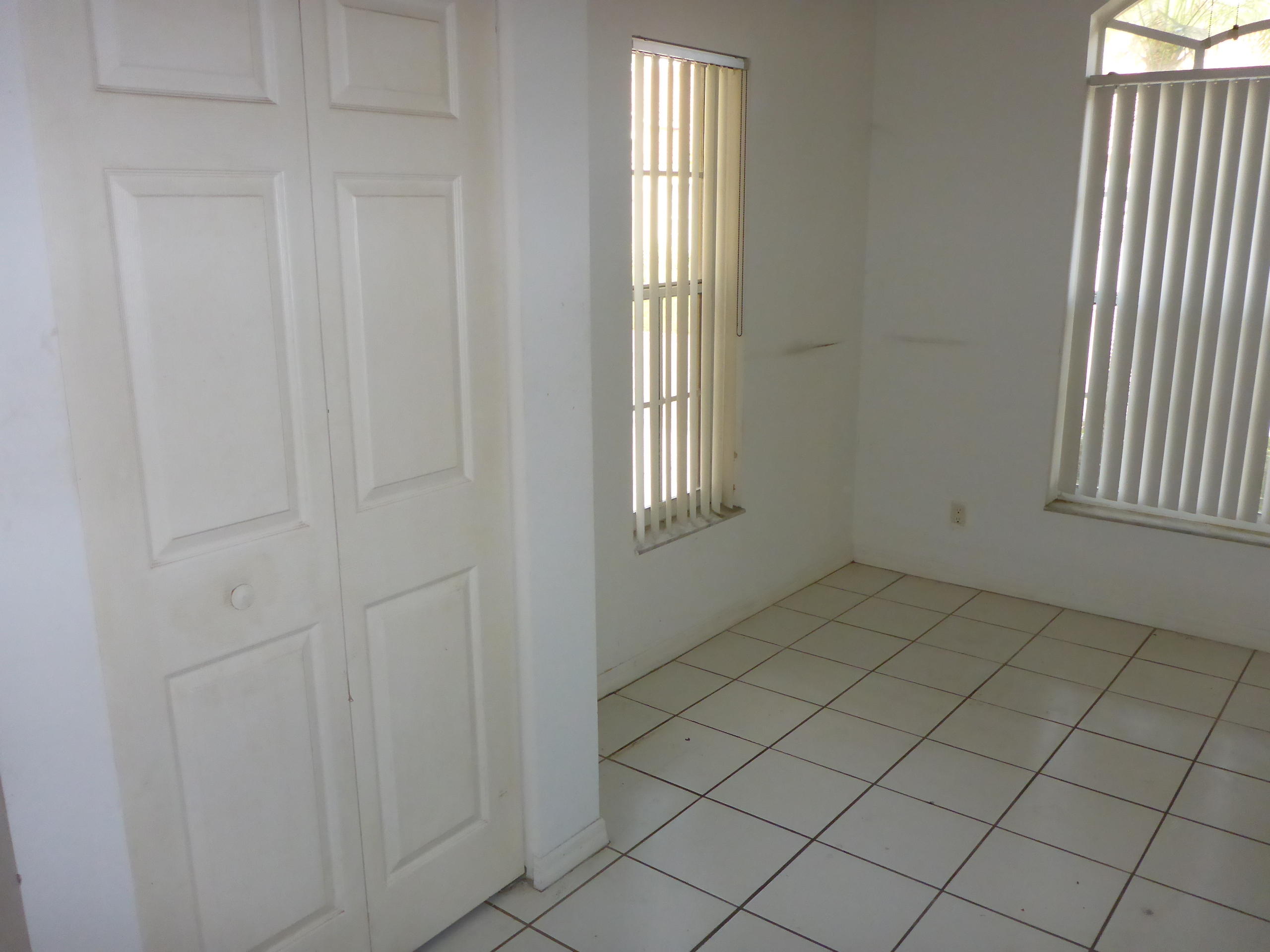 3040 Casa Rio Court Riviera Beach, FL 33418 - Photo 8 of 13 P1020648