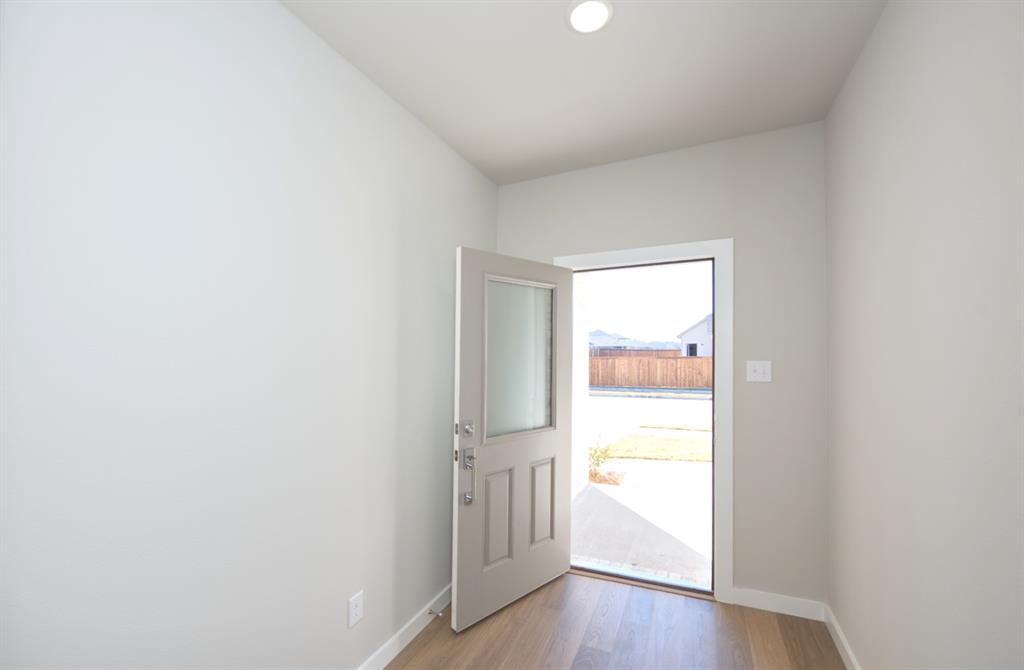 577 Sierra Ridge Lavon, TX 75166 - Photo 3 of 26