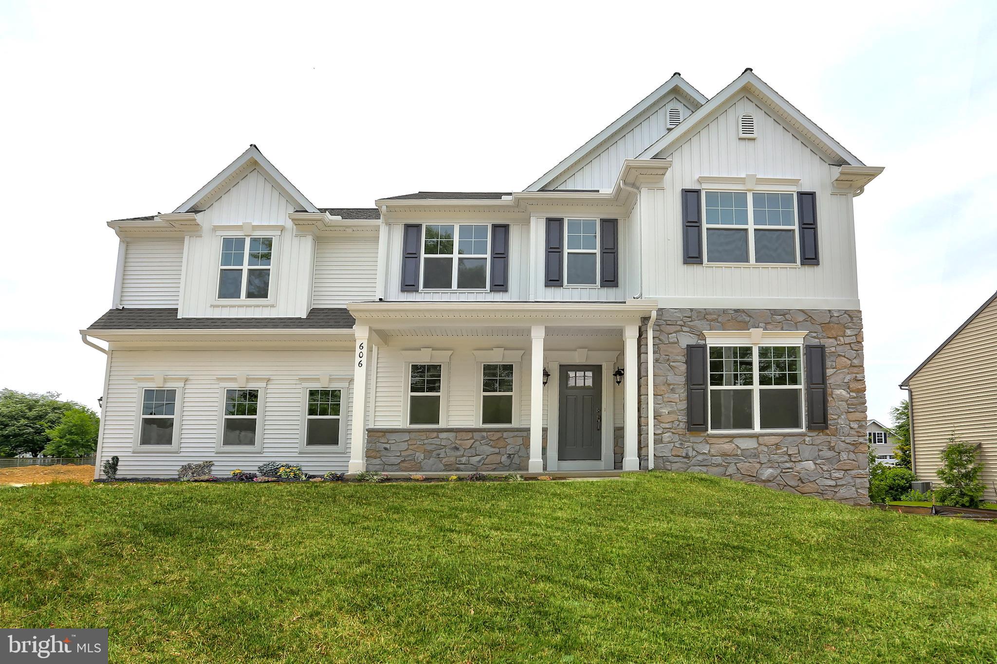 606 West Orange Street Lititz, PA 17543 - Photo 1 of 28