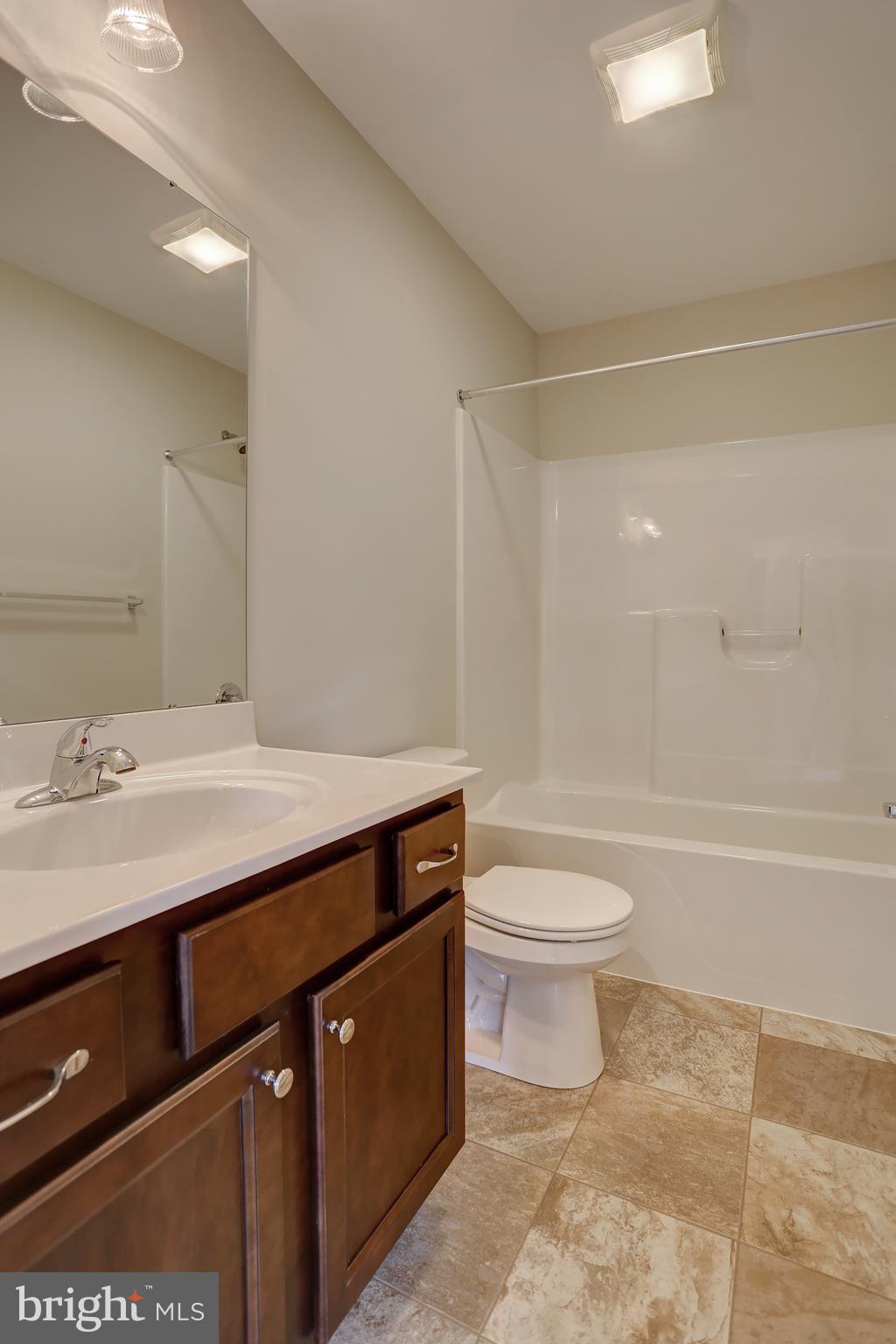 606 West Orange Street Lititz, PA 17543 - Photo 2 of 28