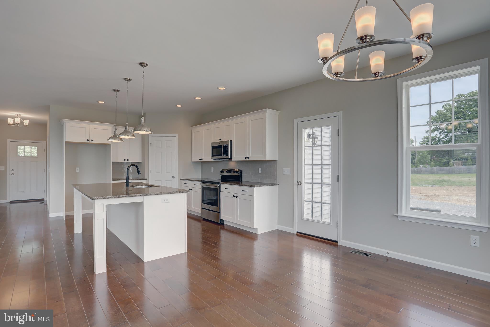 606 West Orange Street Lititz, PA 17543 - Photo 4 of 28