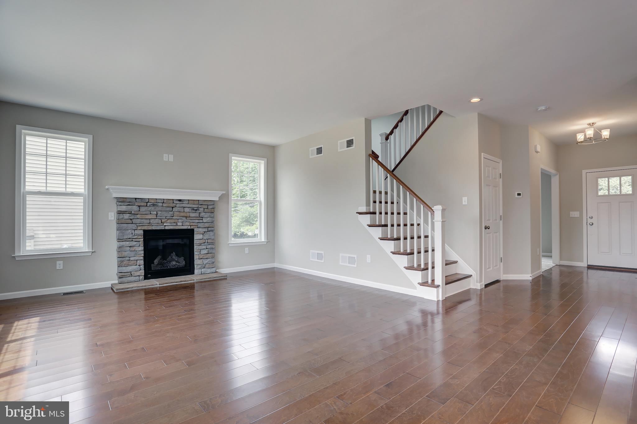 606 West Orange Street Lititz, PA 17543 - Photo 5 of 28