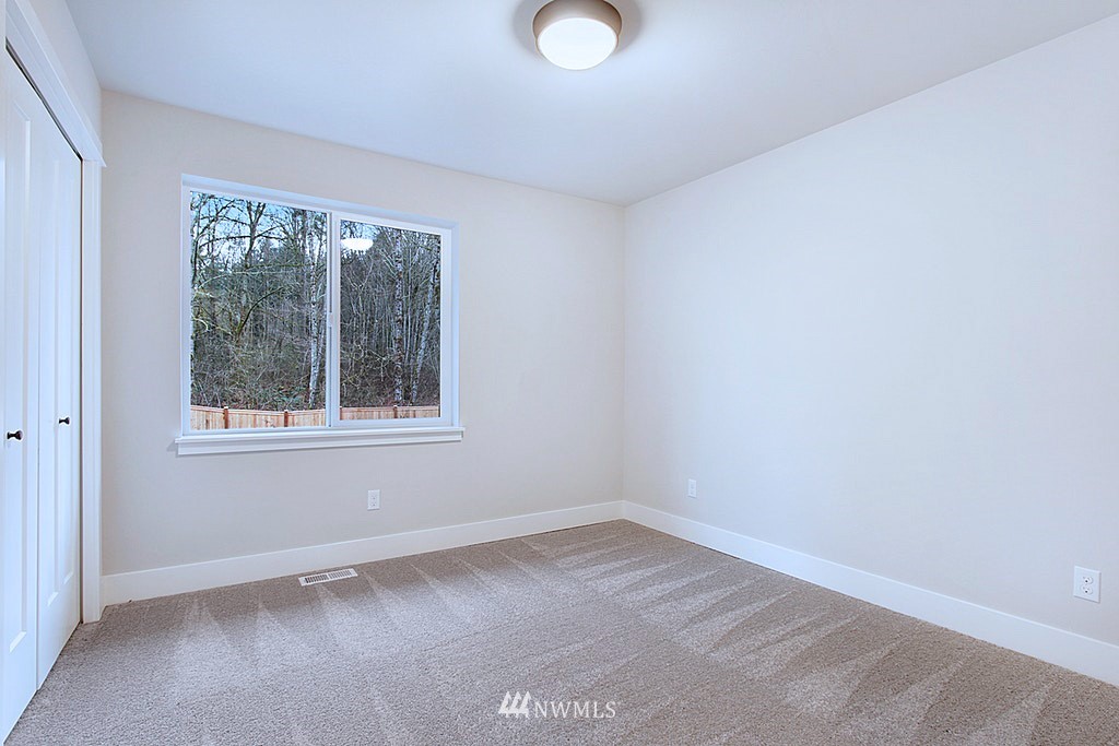 17722 Clover Road Bothell, WA 98012 - Photo 23 of 27