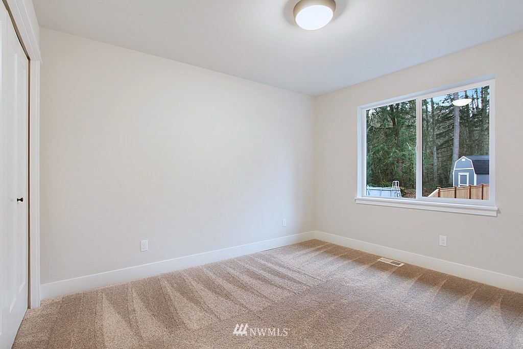 17722 Clover Road Bothell, WA 98012 - Photo 24 of 27