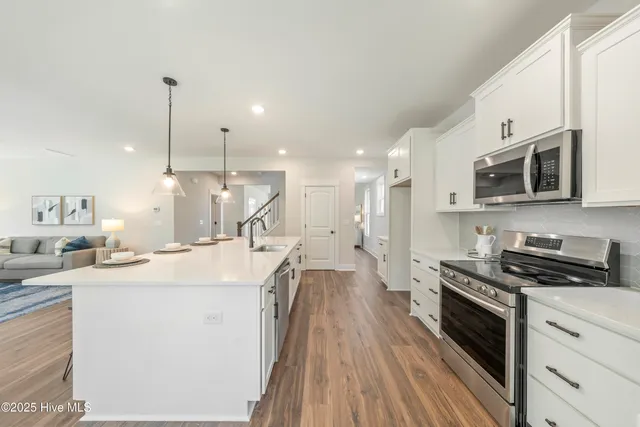 $694,900 | 227 Hickory Lane, Hampstead, NC 28443