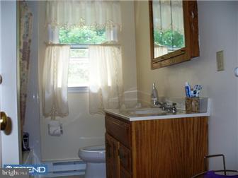 962 Anders Road Lansdale, PA 19446 - Photo 8 of 12 Bathroom