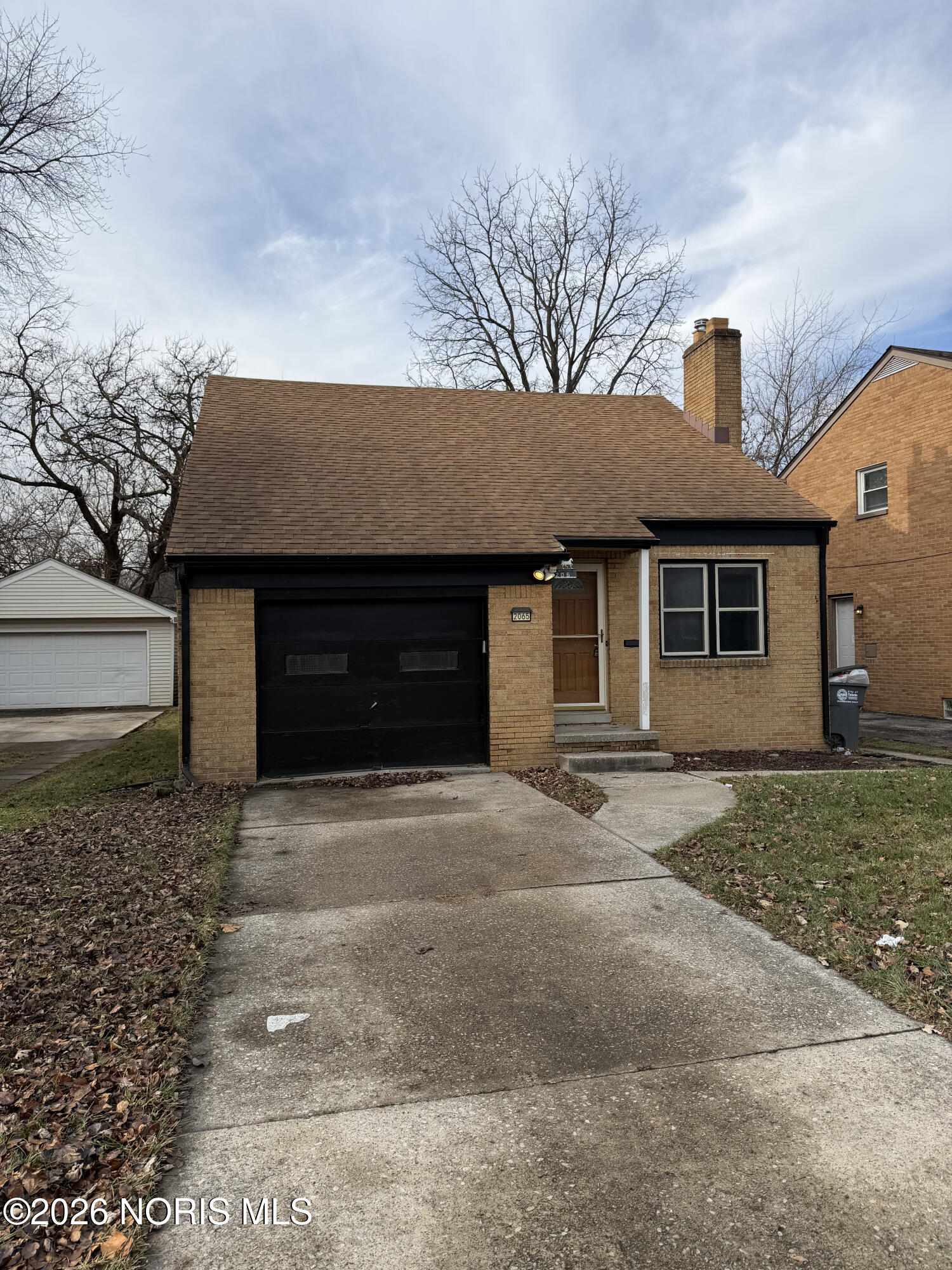 2065 Wyndhurst Road Toledo, OH 43607 - Photo 2 of 9 IMG_4964