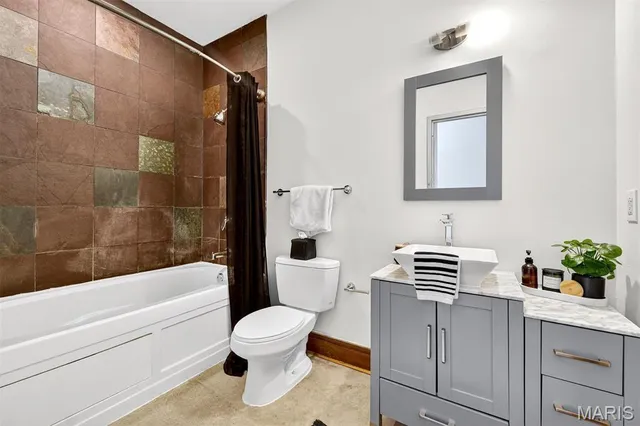 $149,900 | 1004 Spruce Street, Unit 404, St. Louis, MO 63102