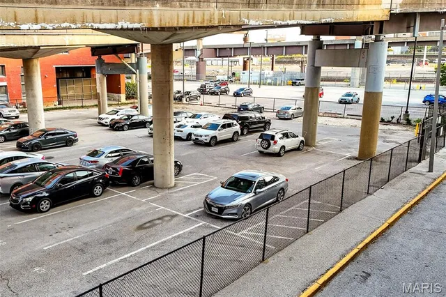 $149,900 | 1004 Spruce Street, Unit 404, St. Louis, MO 63102