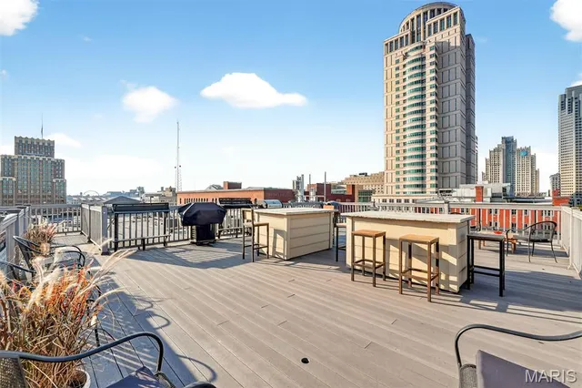 $149,900 | 1004 Spruce Street, Unit 404, St. Louis, MO 63102