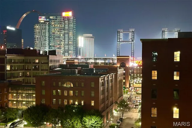 $149,900 | 1004 Spruce Street, Unit 404, St. Louis, MO 63102