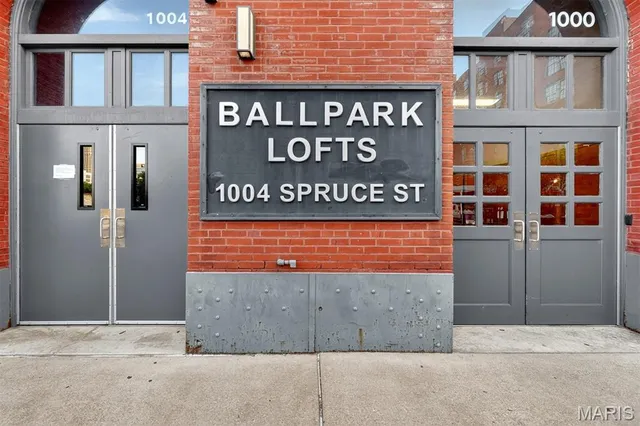 $149,900 | 1004 Spruce Street, Unit 404, St. Louis, MO 63102