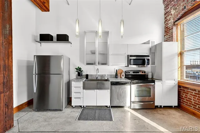 $149,900 | 1004 Spruce Street, Unit 404, St. Louis, MO 63102