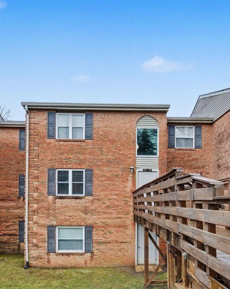 421 Redding Road, Unit 71 Lexington, KY 40517 - Photo 1 of 28 421 Front Closeup