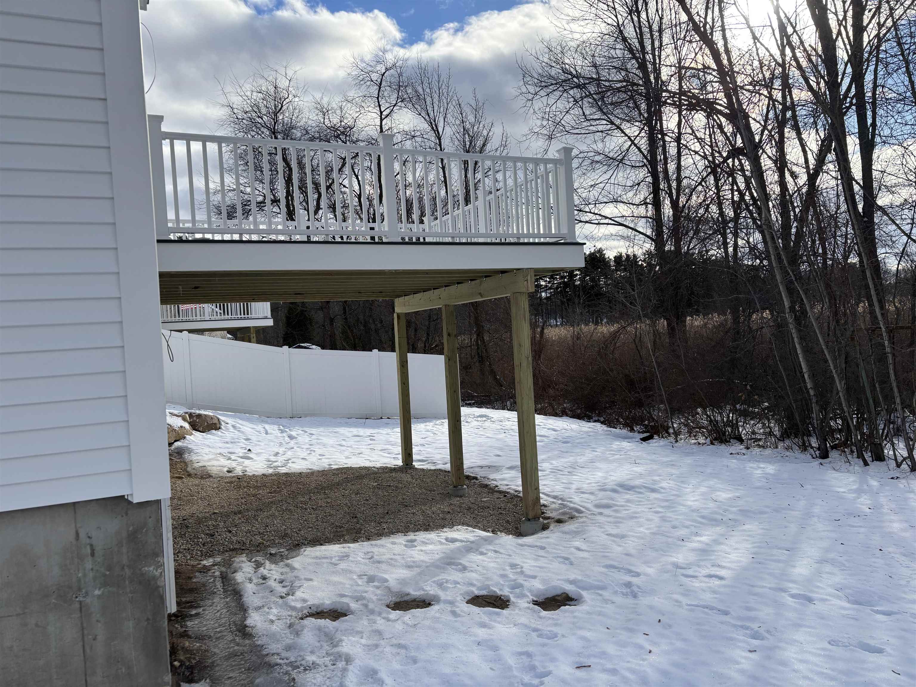 153 Garvin Avenue Manchester, NH 03109 - Photo 3 of 15