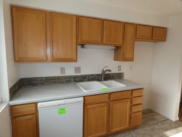 $159,900 | 110 East Weile Avenue, Unit 1, Spokane, WA 99208