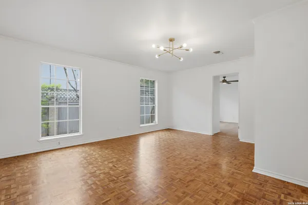 $3,600 | 484 East Olmos Drive, Olmos Park, TX 78212
