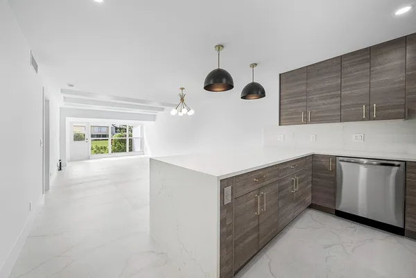 $269,000 | 1541 Northwest 20th Avenue, Unit 101, Delray Beach, FL 33445