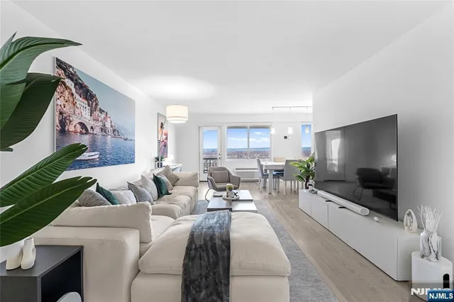 $299,900 | 307 Prospect Avenue, Unit 17D, Hackensack, NJ 07601