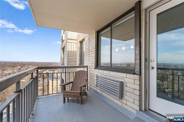 $299,900 | 307 Prospect Avenue, Unit 17D, Hackensack, NJ 07601