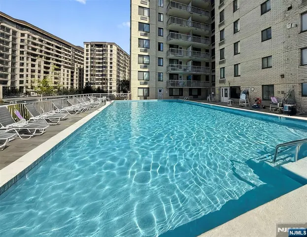 $299,900 | 307 Prospect Avenue, Unit 17D, Hackensack, NJ 07601