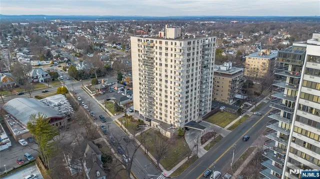 $299,900 | 307 Prospect Avenue, Unit 17D, Hackensack, NJ 07601